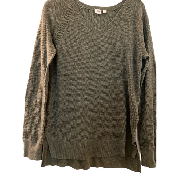 GAP top, thermal style, size Small. V-neck, long sleeves. Olive green. - Picture 1 of 6